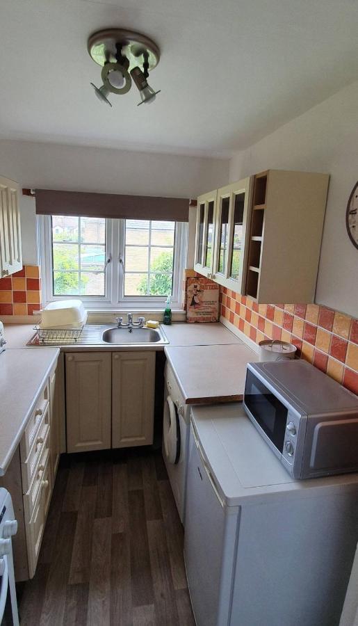 Beautiful 1 Bedroom Cottage With Courtyard. Deal Exteriér fotografie