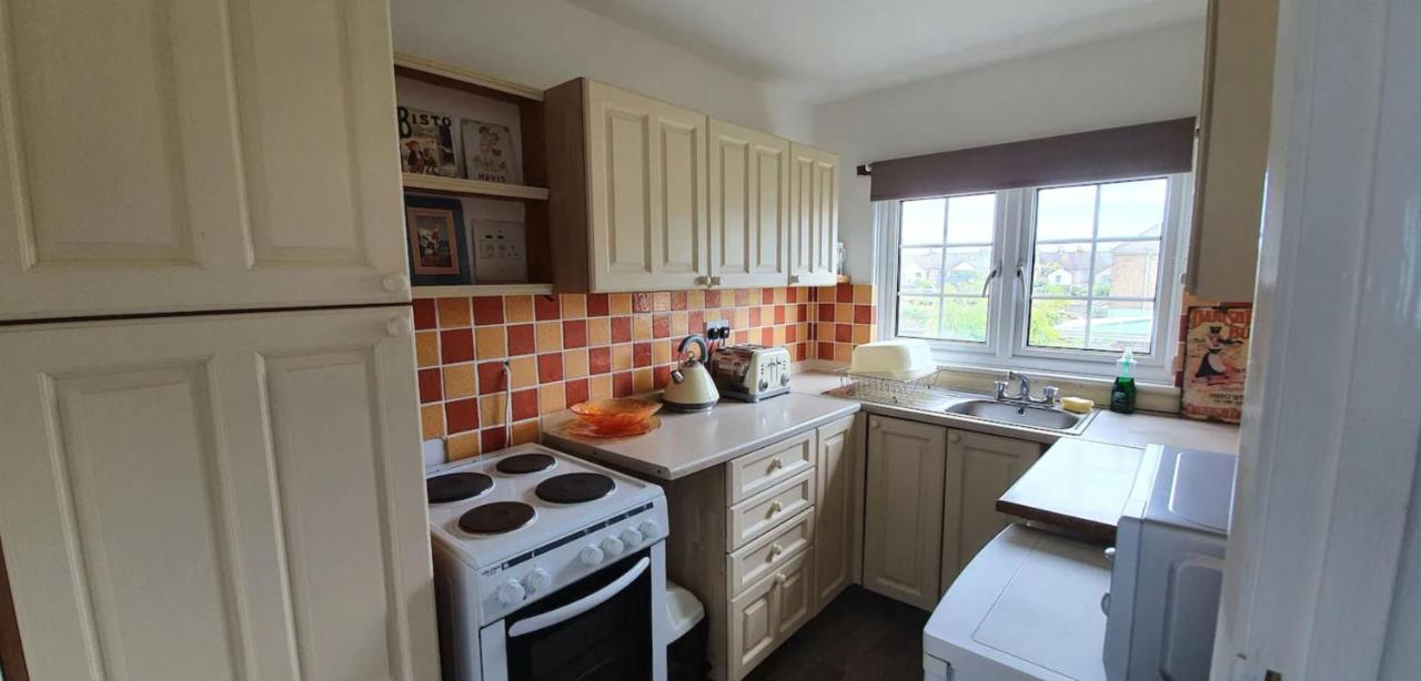 Beautiful 1 Bedroom Cottage With Courtyard. Deal Exteriér fotografie